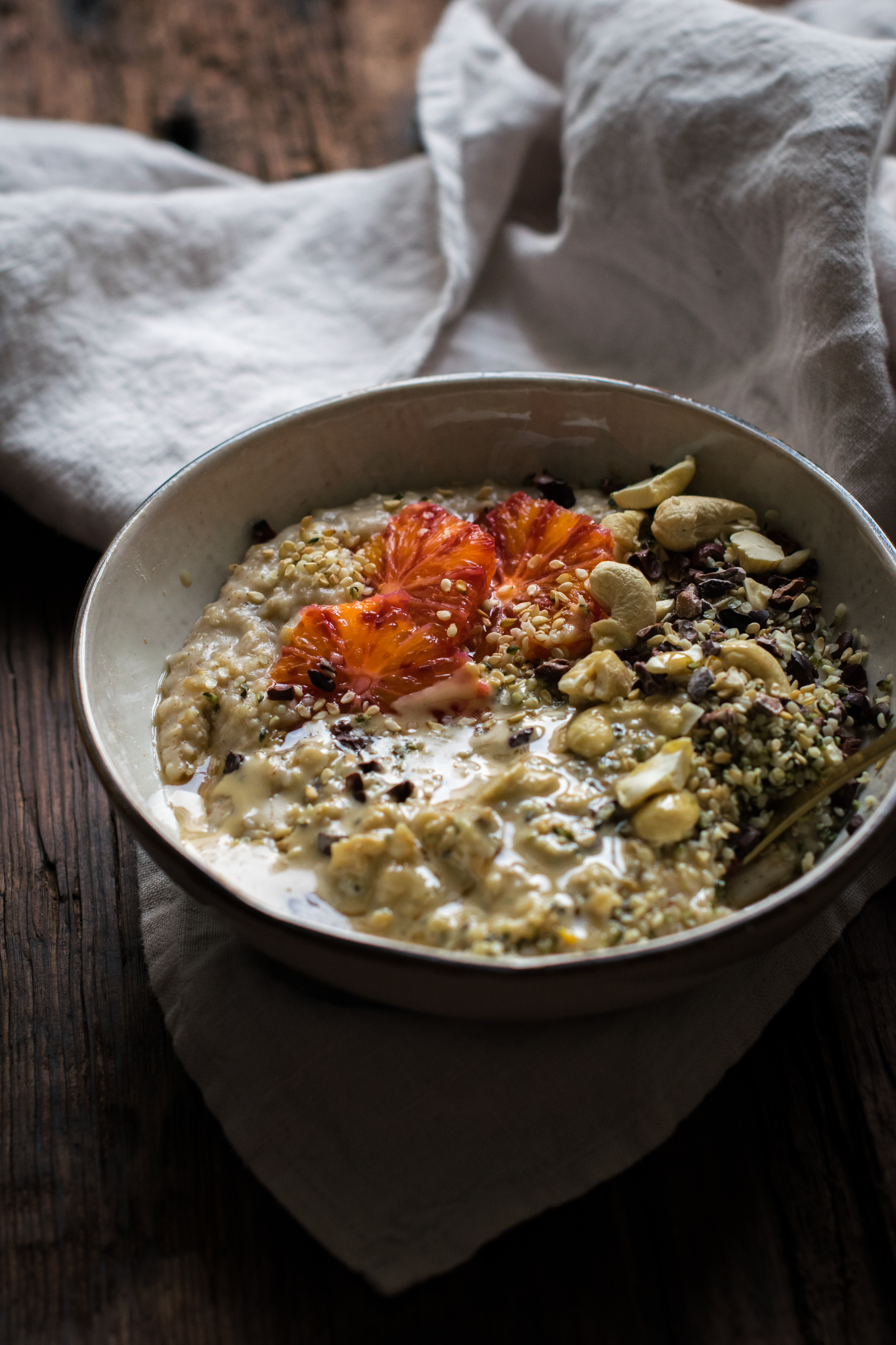 Porridge aux Agrumes, Tahini & Graines