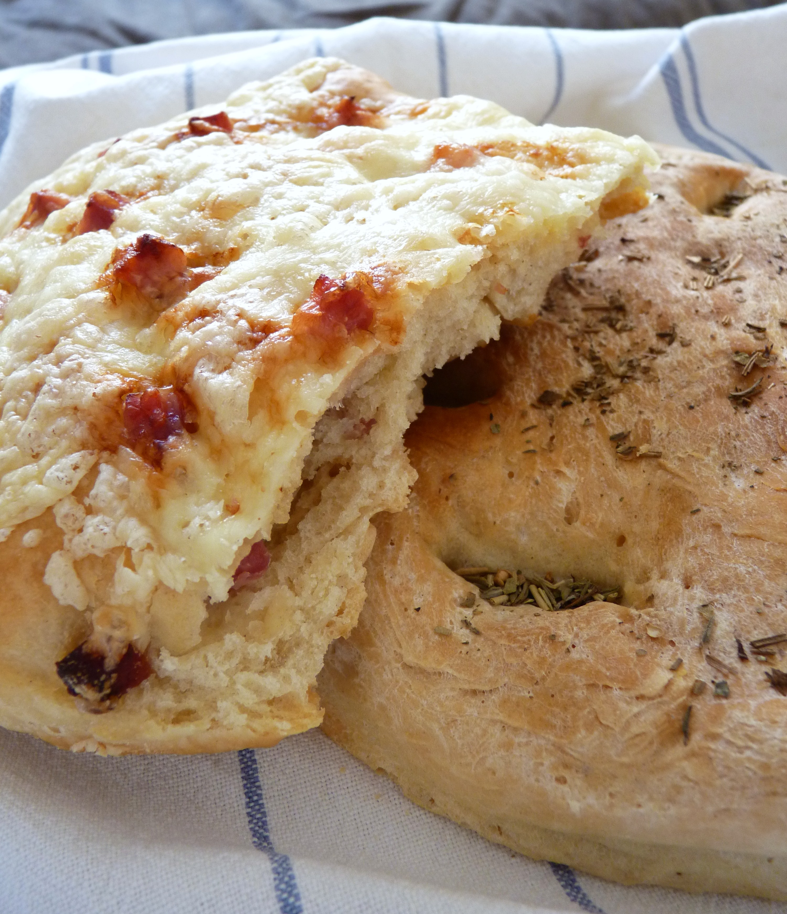 Fougasse herbes de provence jambon cantal