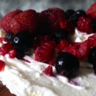 sponge cake anniversaire chocolat fruits rouges