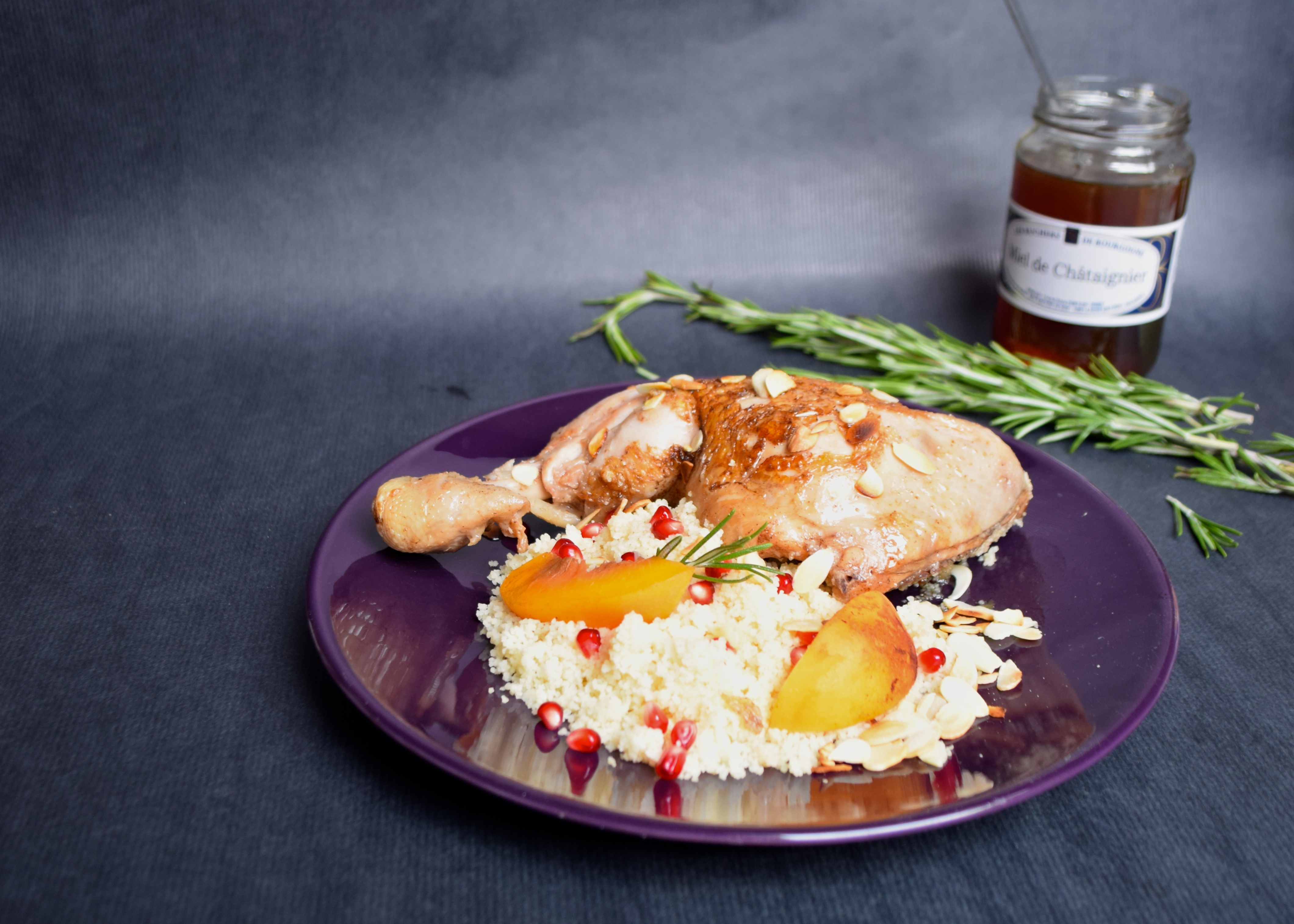 Tajine de poulet au miel et romarin