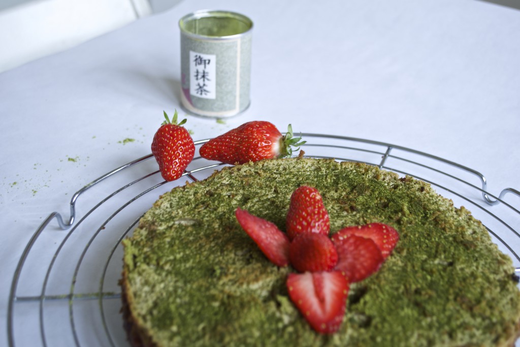 matcha cheesecake and Gariguette strawberry 