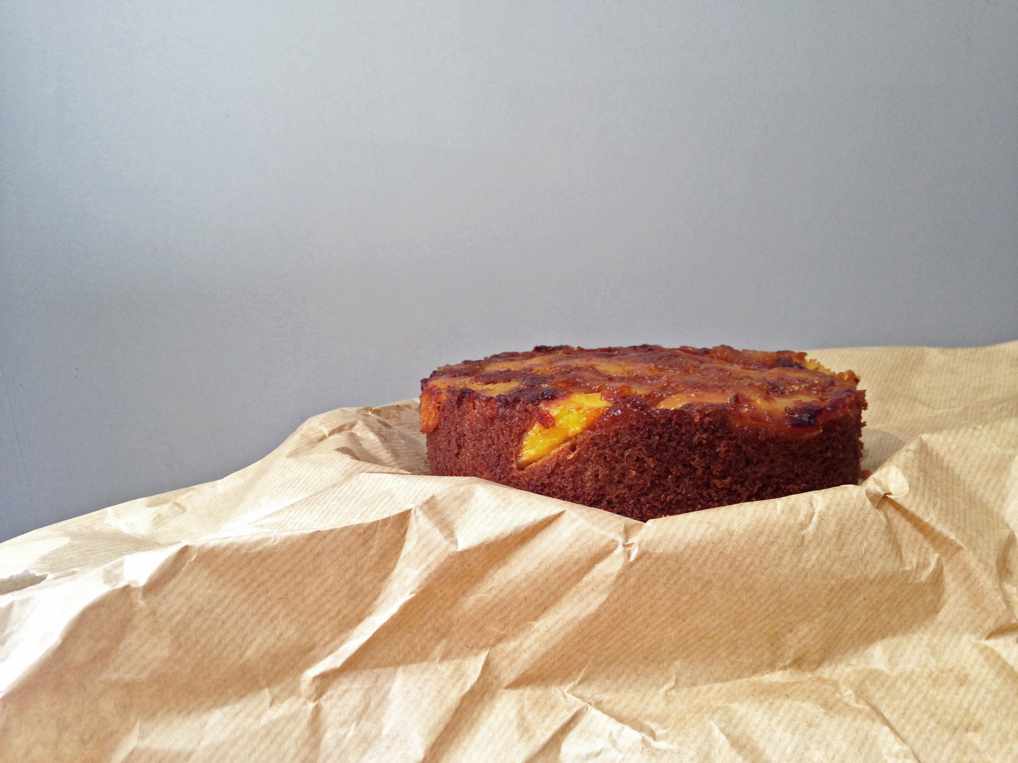 Gâteau tatin à la mangue caramélisée, farine de riz et sucre de coco