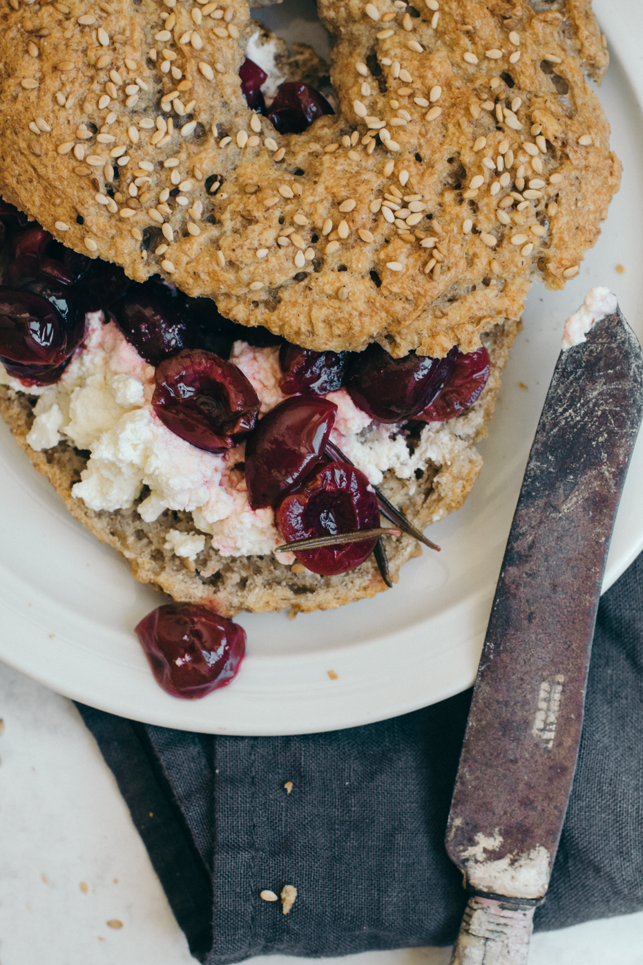 Confiture Express de Cerises & Romarin