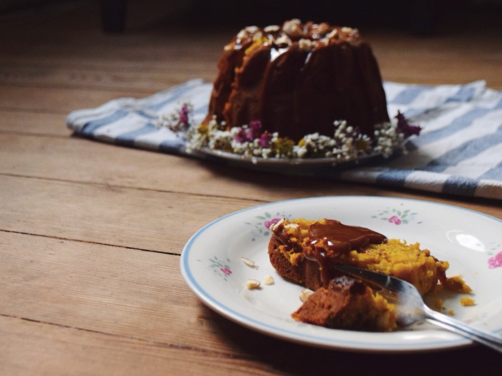 pumpkin bundt cake salted caramel