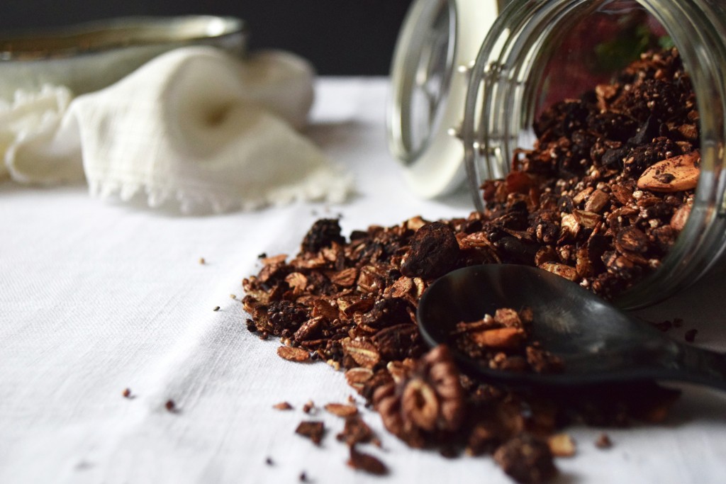 nut amaranth raw chocolate granola low in sugar natural pot