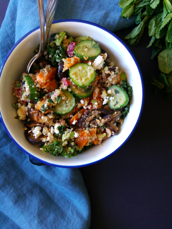 Salade printemps quinoa légumes verts menthe