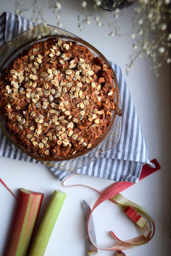 Gratin avoine rhubarbe fraise banane sans sucre