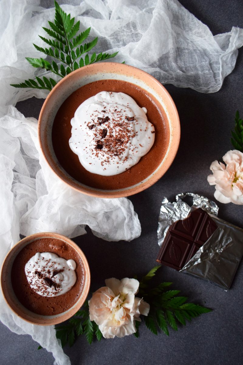 Mousse au chocolat cru lavande sans sucre chantilly noix de coco