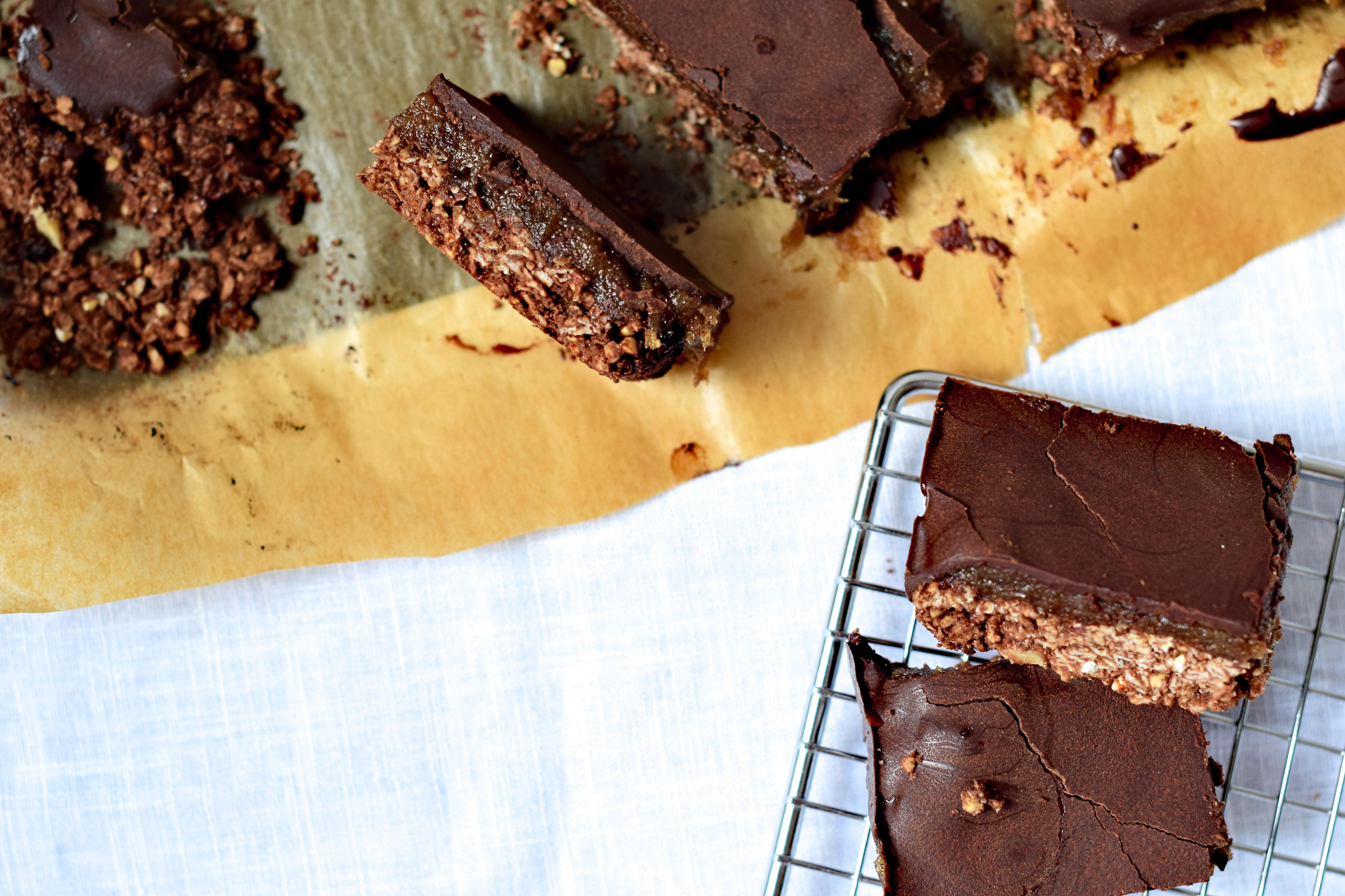 Chocolate granola bars with banana & date caramel