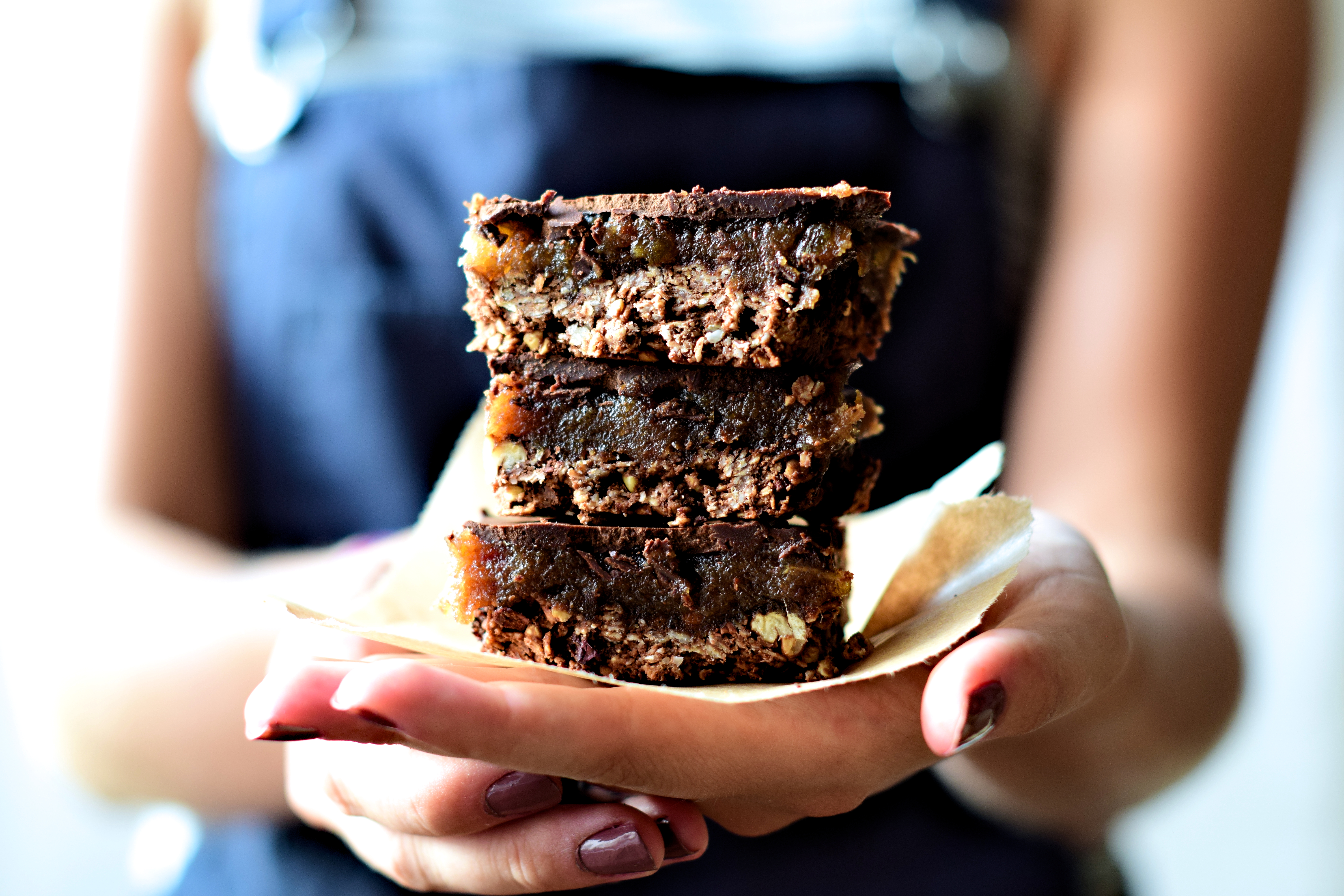 Chocolate granola bars with banana & date caramel