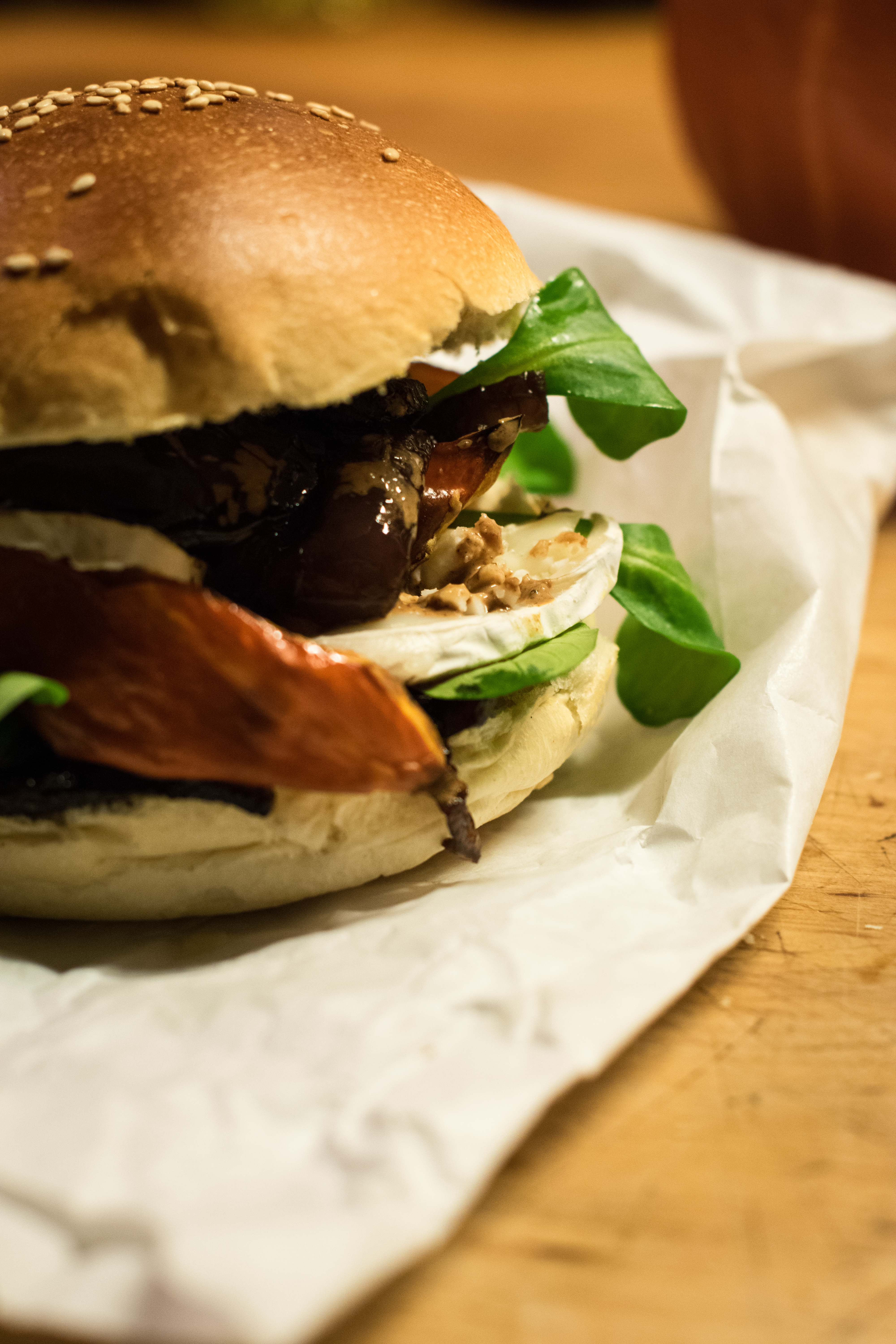 Burger d’automne au potimarron & fondue d’oignons au Calvados