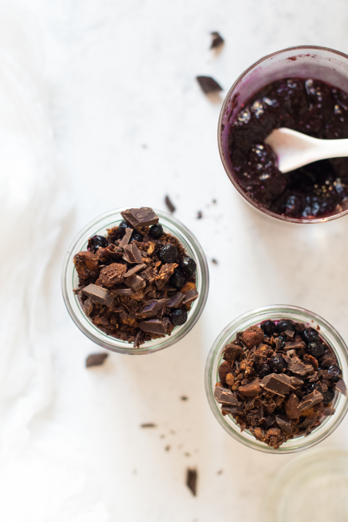 Pudding aux graines de chia & confiture de myrtilles sans sucre