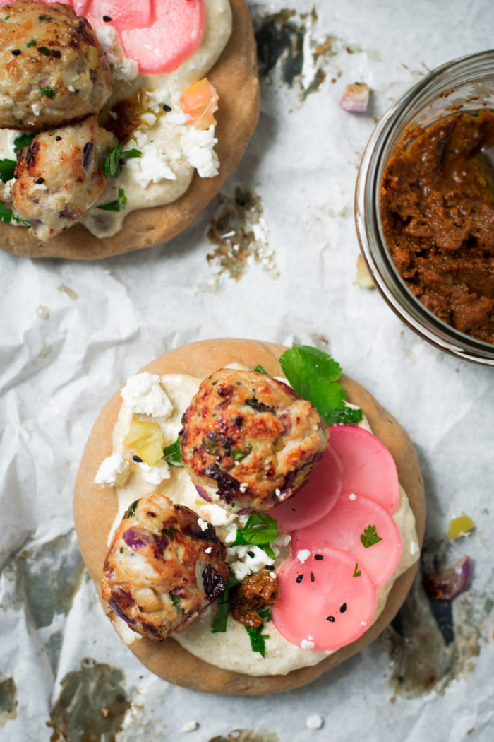 Pitas de Seigle & Boulettes de Poulet au Citron Confit