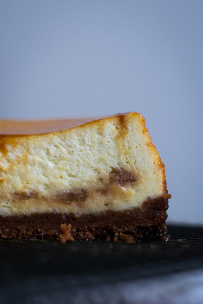 Cheesecake au Chèvre Frais, Pommes et Sauce Caramel