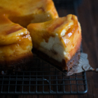 Cheesecake au Chèvre Frais, Pommes et Sauce Caramel