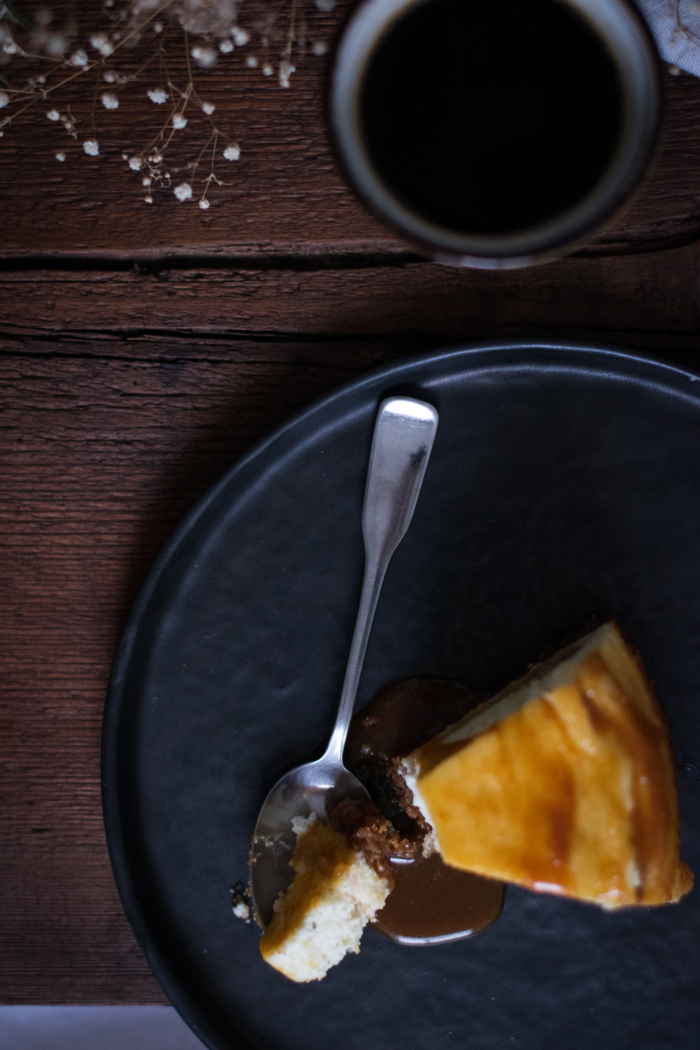 Cheesecake au Chèvre Frais, Pommes et Sauce Caramel