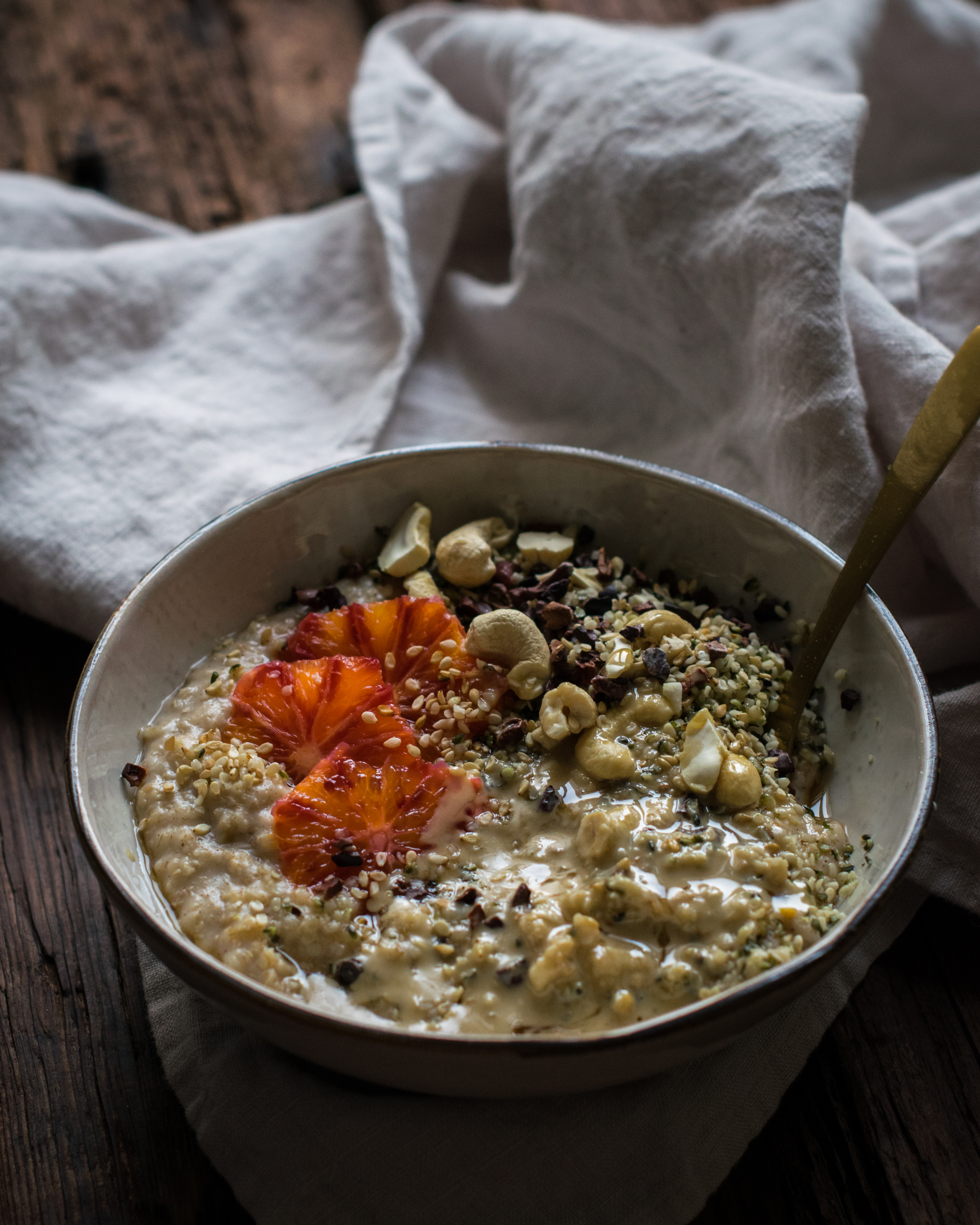 Porridge aux Agrumes, Tahini & Graines