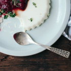 Panna Cotta Chèvre, Sirop de Thym & Compotée de Cerises