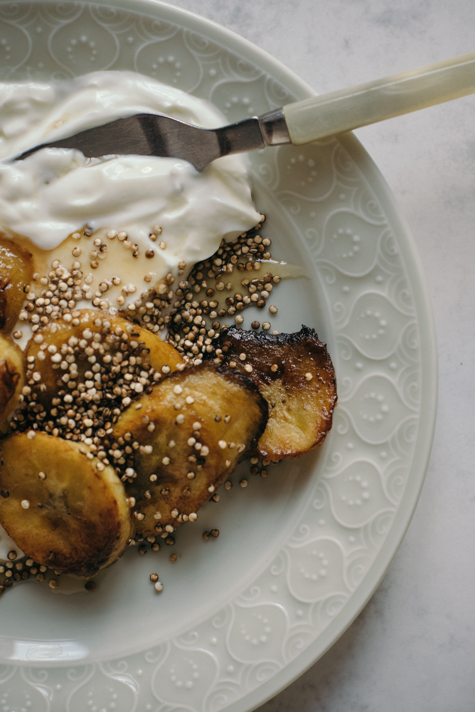 Banane Plantain Caramélisée à la Noix de Coco & Quinoa Rôti