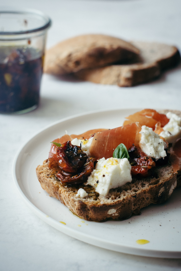 Tomates Confites Huile d'Olive Aromates