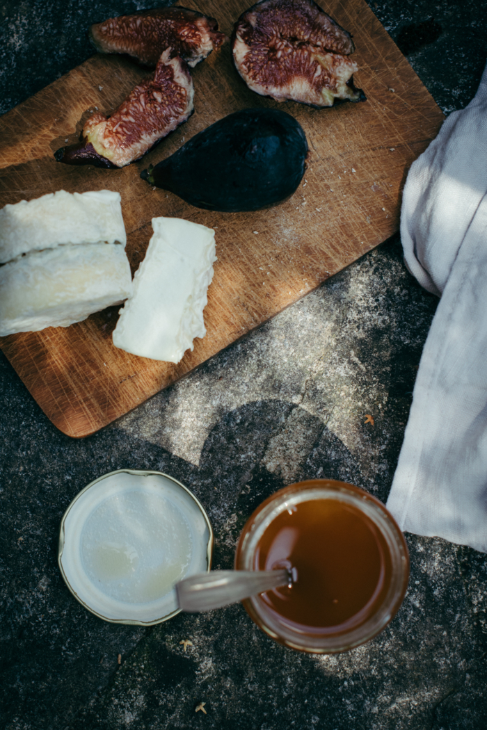 Honey, Goat Cheese & Fig Tartine