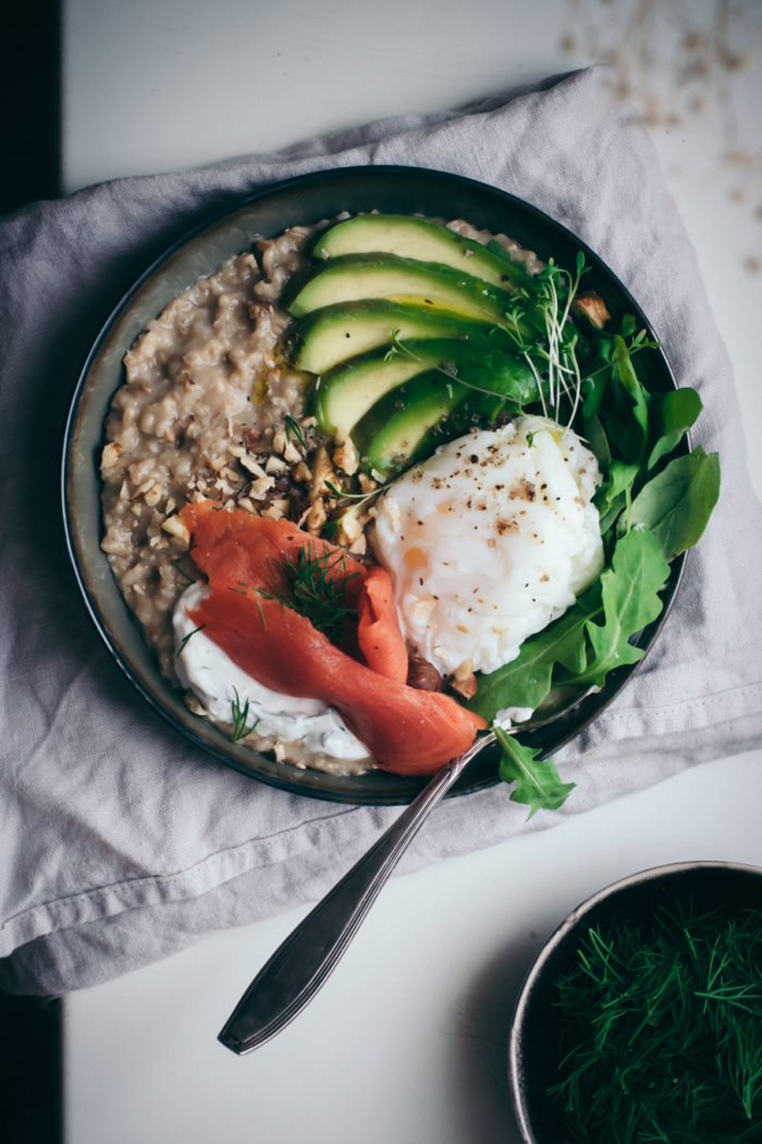 Porridge Salé au Miso, Saumon & Avocat