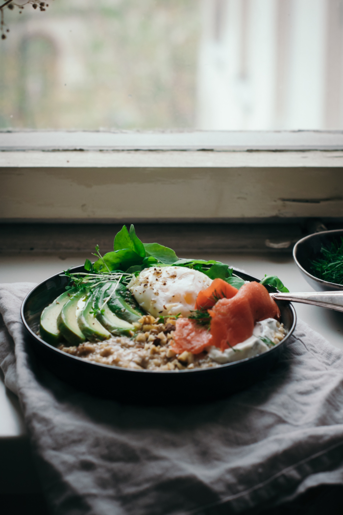 Porridge Salé au Miso, Saumon & Avocat