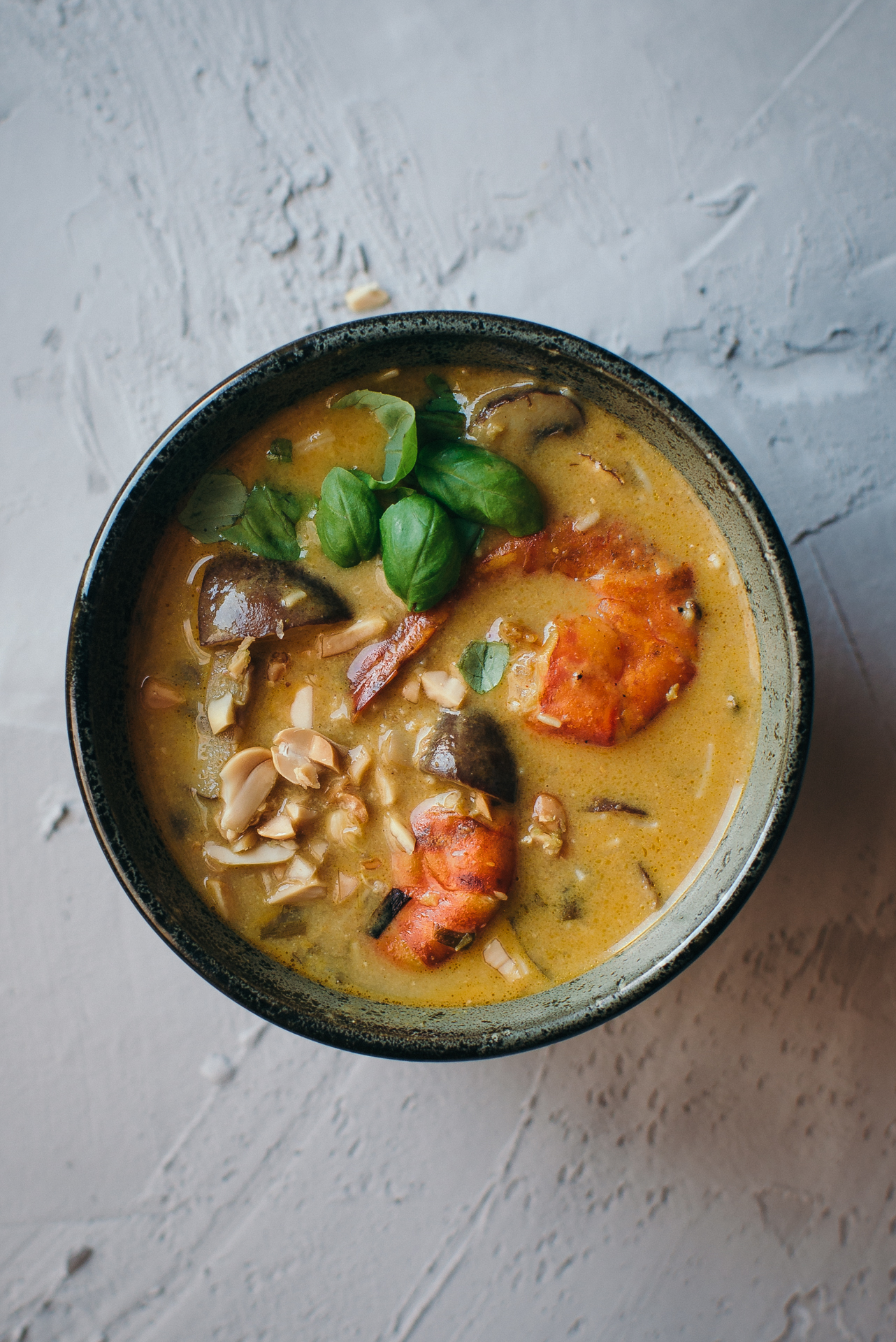 Thaï soup with prawns, coconut & curry